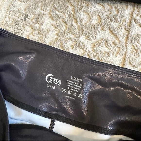 ZYIA Black Ombré Metallic Light N Tight High Rise Leggings Size 16-18 Women’s - Picture 7 of 8